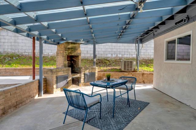 3943 Nereis Dr, La Mesa CA: https://media.crmls.org/mediaz/f2b785af-9825-4b9b-b448-30f948ab57db.jpg