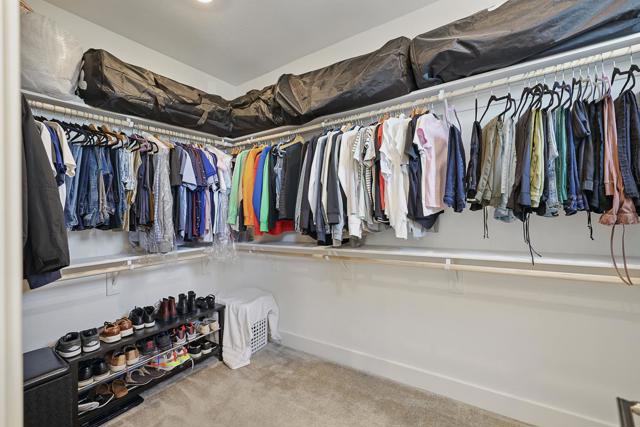 410 E Redberry Place, Mountain House CA: https://media.crmls.org/mediaz/f2b80b20-25c7-4342-8a29-bb07cc8fb7fc.jpg