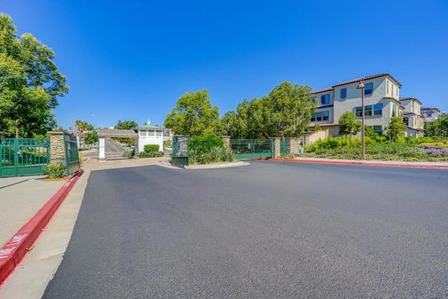 4314 Star Path Way, Oceanside CA: https://media.crmls.org/mediaz/f2b84f03-b980-4b12-8f83-bf9fb0aaed21.jpg