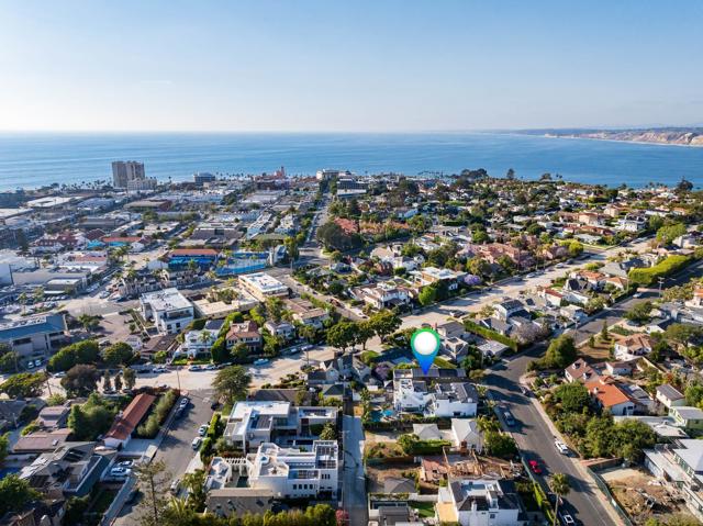 7570 Cabrillo Ave, La Jolla CA: https://media.crmls.org/mediaz/f2b88167-8195-4c8e-b9f9-6475b130008a.jpg
