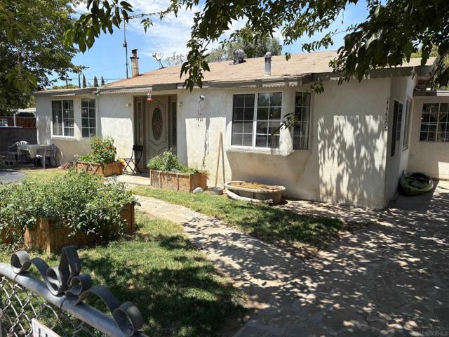 44622 Holtville Ave, Jacumba CA: https://media.crmls.org/mediaz/f2b8ac22-2ca7-4685-9bbf-4ebac392f75a.jpg