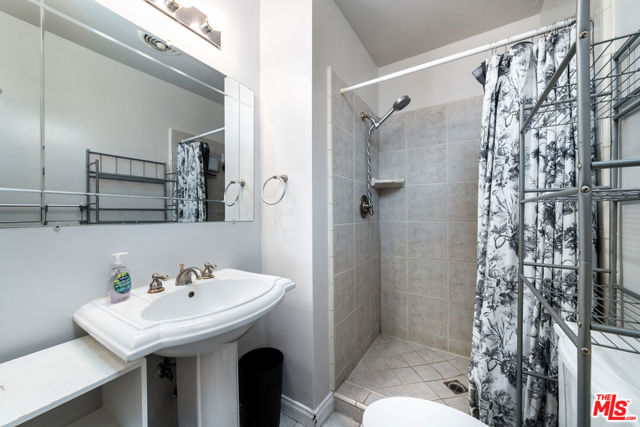 2 Bed Home for Sale in Valley Village, California