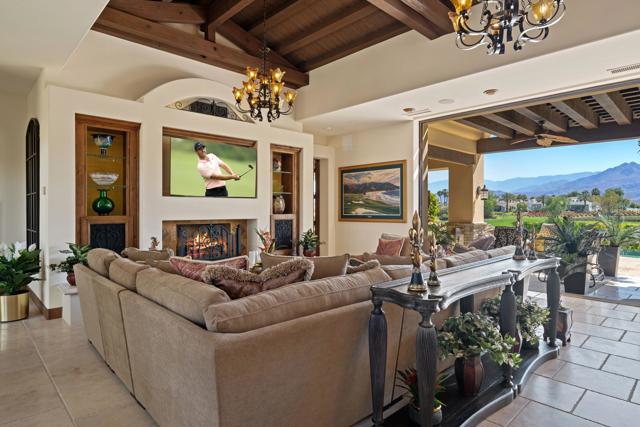 80675 Via Portofino, La Quinta CA: https://media.crmls.org/mediaz/f2b929fa-f06e-4026-8693-7e5d800841fe.jpg