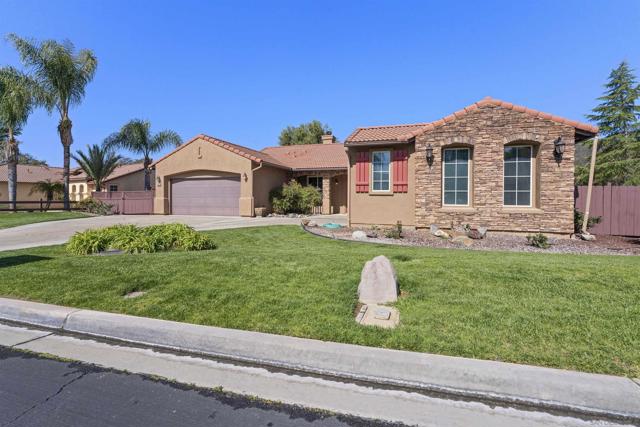 23527 Green Glen Road, Ramona CA: https://media.crmls.org/mediaz/f2b9582e-ce1c-4950-944a-12f01d6a3aed.jpg