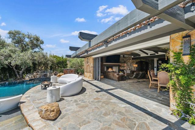 5653 Linea Del Cielo, Rancho Santa Fe CA: https://media.crmls.org/mediaz/f2b9a4c9-303a-4756-8300-73e2d6382ea6.jpg