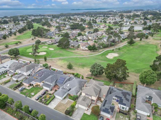 483 Winged Foot Road, Half Moon Bay CA: https://media.crmls.org/mediaz/f2b9b6b5-9a52-4fde-b1f8-2707a81c4b8a.jpg