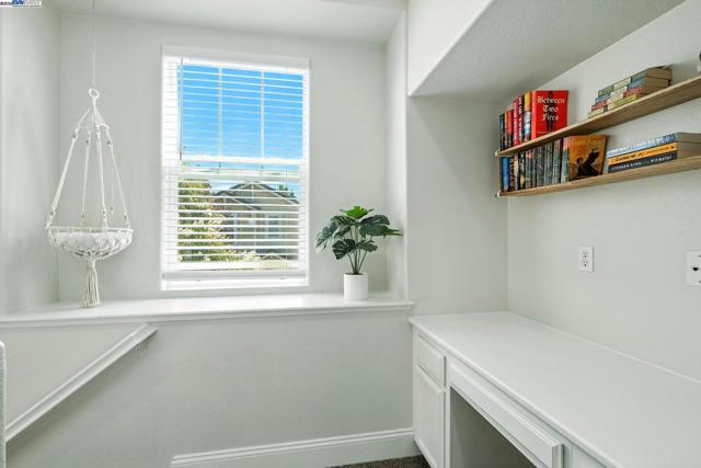 2501 Aimonetti ave, Sacramento CA: https://media.crmls.org/mediaz/f2bb71a7-07c7-4249-a7da-2c83b8eee3ee.jpg