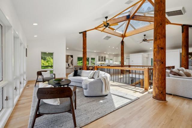 33 Bear Glen Drive, Woodside CA: https://media.crmls.org/mediaz/f2bc2e33-1ebe-4d2c-a375-adfacd82ff42.jpg
