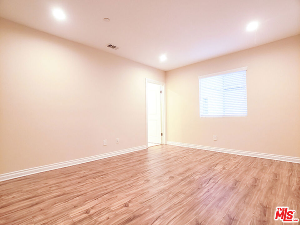 1142 S Mariposa Avenue #1/2