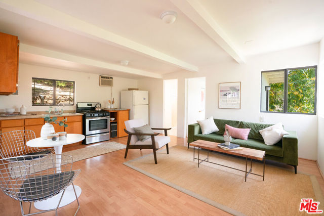 4559 E Rose Hill Drive, Los Angeles CA: https://media.crmls.org/mediaz/f2bc5abb-856e-4bd0-a36e-08926332a65a.jpg