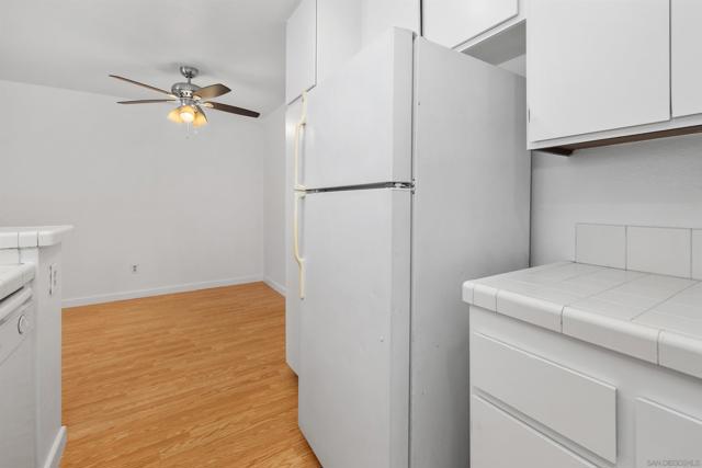 9120 GRAMERCY DR, San Diego CA: https://media.crmls.org/mediaz/f2bc9ead-4b19-4ca8-b28d-fda2828ff8f8.jpg