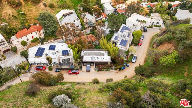 2020 Wattles Drive, Los Angeles CA: https://media.crmls.org/mediaz/f2bcd632-3b7a-4377-8720-3cd729d93be8.jpg