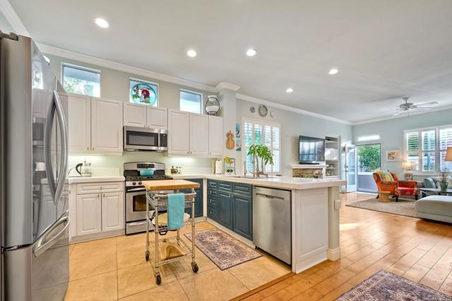 6707 Ketch Way, Carlsbad CA: https://media.crmls.org/mediaz/f2bd29cb-8214-4eb9-9069-98797ddefce7.jpg