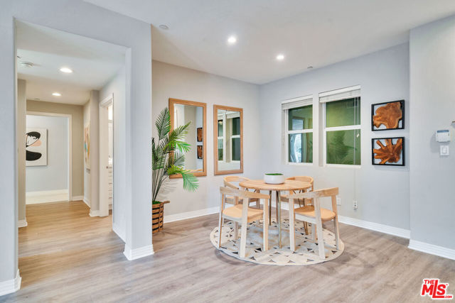 7100 Playa Vista Drive, Playa Vista CA: https://media.crmls.org/mediaz/f2bd6226-7485-471f-83bf-270023054463.jpg