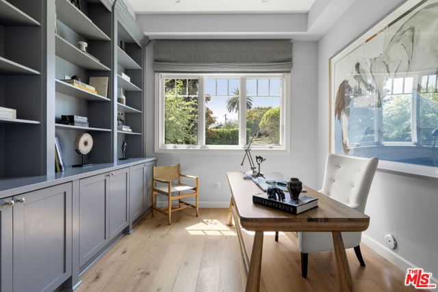 5 Bed Home for Sale in Los Angeles, California