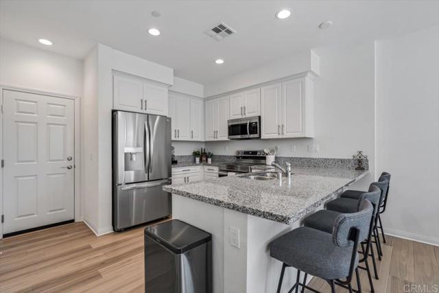 Detail Gallery Image 10 of 49 For 10427 Graphite St, Spring Valley,  CA 91977 - 3 Beds | 2/1 Baths