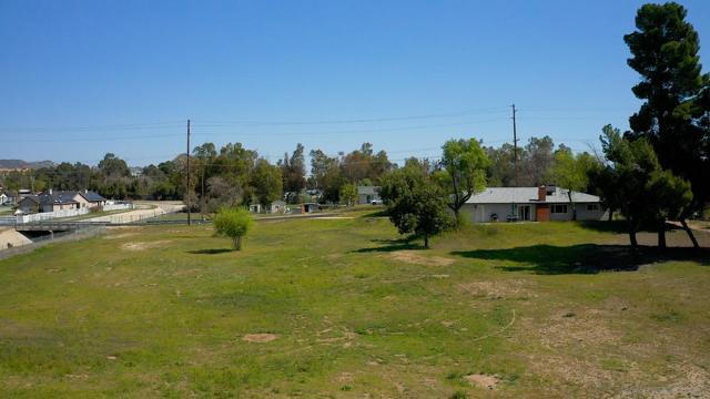 24567 Adams Ave, Murrieta CA: https://media.crmls.org/mediaz/f2bdfc12-427c-469a-a355-201202da44b2.jpg
