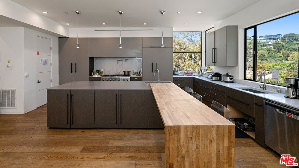 MLS #25576861 image #11