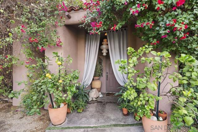 35659 Tranquil Pl, Cathedral City CA: https://media.crmls.org/mediaz/f2beeb0e-1a43-498d-a57a-7b7722794af6.jpg