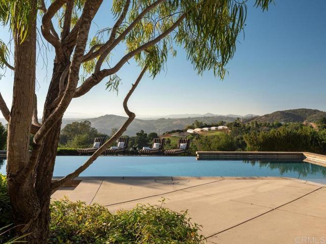 32110 Dos Ninas, Bonsall CA: https://media.crmls.org/mediaz/f2bf6422-ad2f-4433-afed-429293418758.jpg