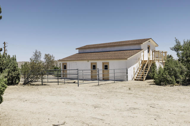 8837 Hardesty Drive Drive, Yucca Valley CA: https://media.crmls.org/mediaz/f2c024cd-1812-4e46-af46-3e0355a8d3a8.jpg