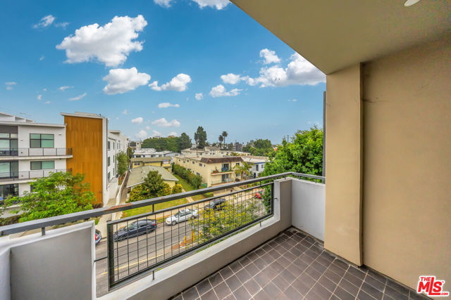 1529 S Westgate Avenue, Los Angeles CA: https://media.crmls.org/mediaz/f2c0523e-b156-4fab-9eed-aaea76c2f5bd.jpg