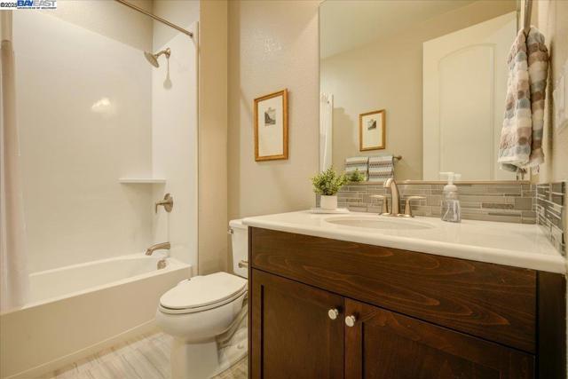 2092 Drysdale St, Danville CA: https://media.crmls.org/mediaz/f2c19241-1d17-40a3-aba6-a058f57498b7.jpg