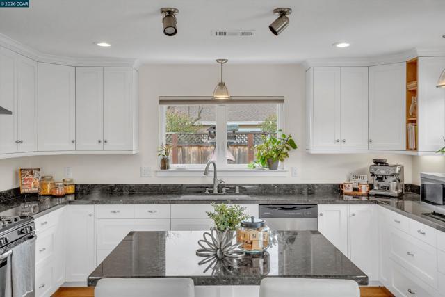 Image 14 of 50 For 1579 Farm Bureau Rd