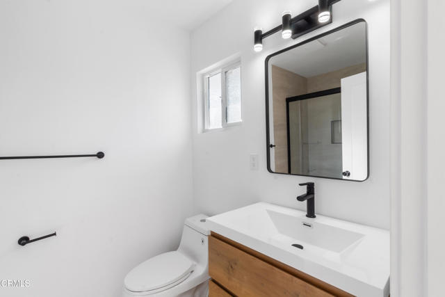 Detail Gallery Image 19 of 27 For 3880 Shadow Grove Rd, Pasadena,  CA 91107 - 3 Beds | 3/1 Baths