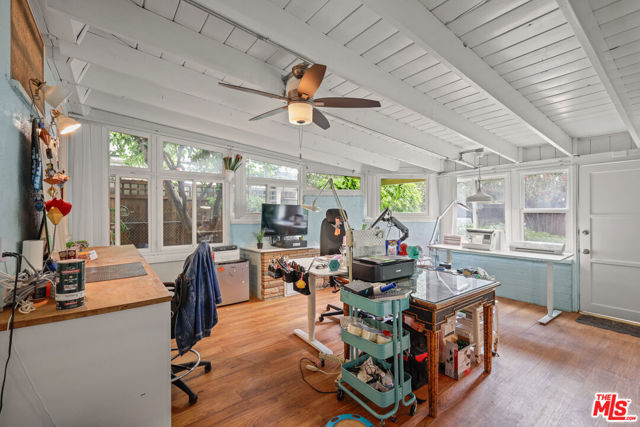 6961 Zelzah Avenue, Reseda CA: https://media.crmls.org/mediaz/f2c25e76-1e24-4030-8d03-45562c7151ae.jpg