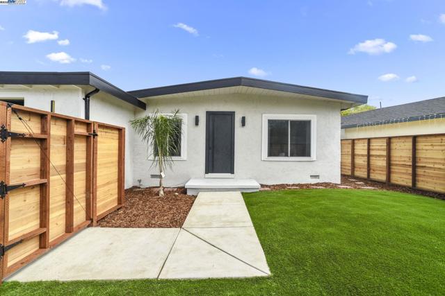 Image 5 of 60 For 1313 Kiely Blvd