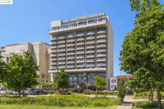 1555 Lakeside Dr, Oakland CA: https://media.crmls.org/mediaz/f2c2ea8c-da22-474f-aa37-e863382eb3cc.jpg