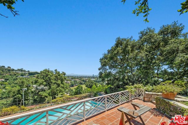 11080 Chalon Road, Los Angeles CA: https://media.crmls.org/mediaz/f2c37234-5692-4a48-b7f1-a01692fbdac1.jpg