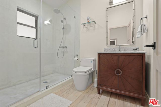 2835 Oak Point Drive, Los Angeles CA: https://media.crmls.org/mediaz/f2c3828c-a132-49d9-8600-32d433d2c84c.jpg