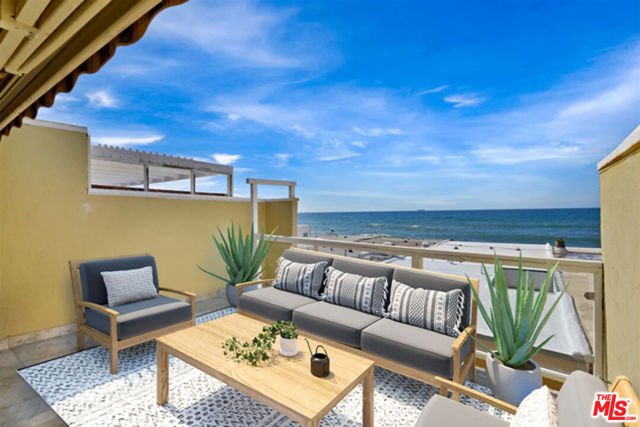 11770 Pacific Coast Highway, Malibu CA: https://media.crmls.org/mediaz/f2c3ad9a-2a31-4e86-8bd6-c659e261c012.jpg