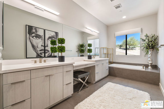504 Retreat Circle, Palm Desert CA: https://media.crmls.org/mediaz/f2c3f1bf-9be3-4afc-99d3-1bf27edb800b.jpg