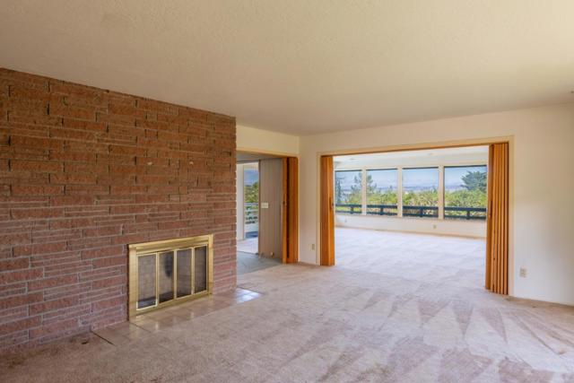 44 El Caminito Del Norte, Monterey CA: https://media.crmls.org/mediaz/f2c48973-8b48-447a-b7d4-e5c190f93bb2.jpg