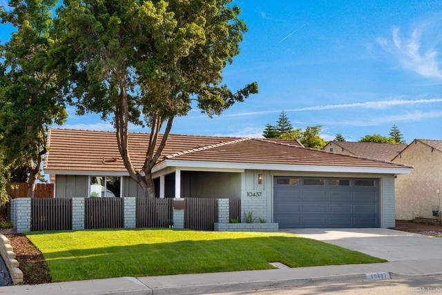 Detail Gallery Image 3 of 39 For 10437 Hermanos Rd, San Diego,  CA 92124 - 3 Beds | 2 Baths