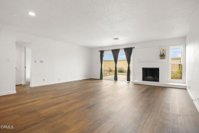 2247 Camilar Drive, Camarillo CA: https://media.crmls.org/mediaz/f2c4d97a-3803-4a1b-b320-3c5f3253ddb9.jpg