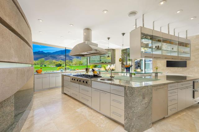 79095 Tom Fazio N Lane, La Quinta CA: https://media.crmls.org/mediaz/f2c4ef01-16ce-402a-9269-93f83f5d87dd.jpg