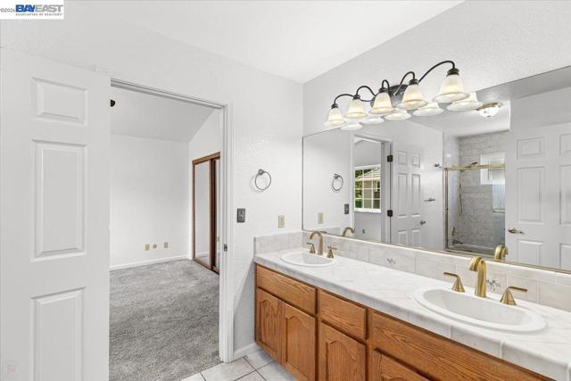 27000 S Hillview St, Tracy CA: https://media.crmls.org/mediaz/f2c56282-1701-41ad-964b-2647921a5b83.jpg