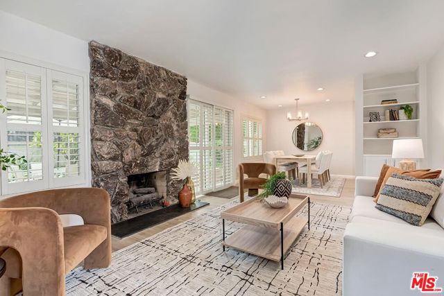 4307 Keystone Avenue, Culver City CA: https://media.crmls.org/mediaz/f2c5c3ca-f9bf-42c5-9575-8425b03c1e8e.jpg
