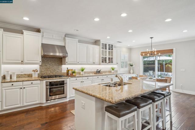 2261 Genoa St, Danville CA: https://media.crmls.org/mediaz/f2c5f4ce-9584-4b9e-b21e-bc021a91e30d.jpg