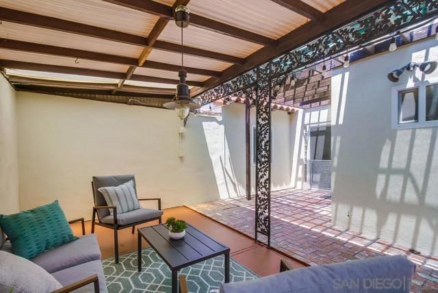 309 11 E Ave, Coronado CA: https://media.crmls.org/mediaz/f2c6307c-1355-4841-ad55-33945e68fab2.jpg