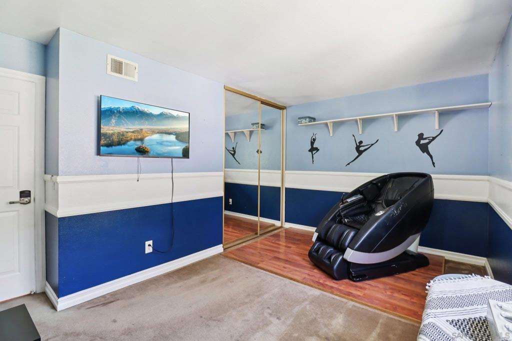 MLS #250035843SD img 37