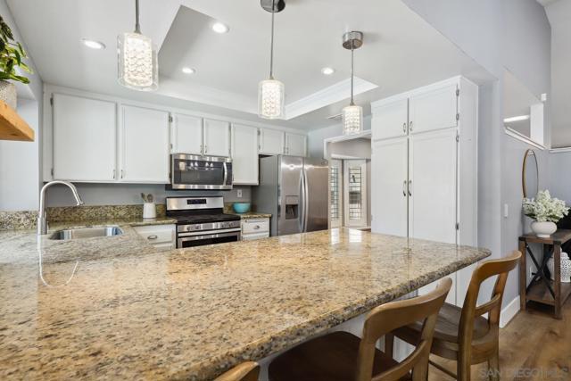 1683 Mustang Way, Oceanside CA: https://media.crmls.org/mediaz/f2c70730-6cb4-4cbb-9bc8-1aaadcf0deed.jpg
