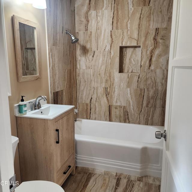 Detail Gallery Image 4 of 7 For 325 N J St, Oxnard,  CA 93030 - 3 Beds | 2 Baths