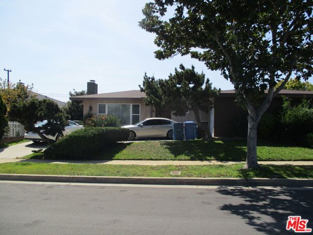 10421 S 1st Avenue, Inglewood CA: https://media.crmls.org/mediaz/f2c7a439-861c-44b4-9b82-dc88323fd704.jpg