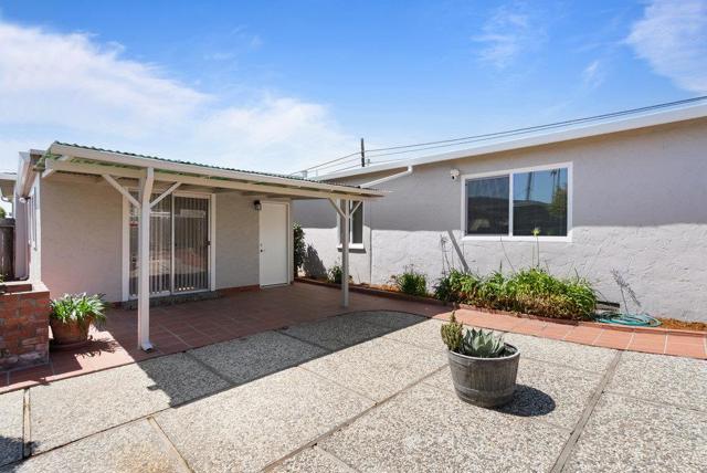 160 Napa Street, Watsonville CA: https://media.crmls.org/mediaz/f2c7ba19-5acb-42bb-99c4-92dc61ca6eaf.jpg