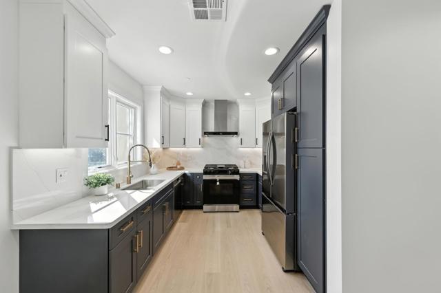 560 El Camino Real, San Carlos CA: https://media.crmls.org/mediaz/f2c87514-465a-4ddb-884f-d152be47552d.jpg